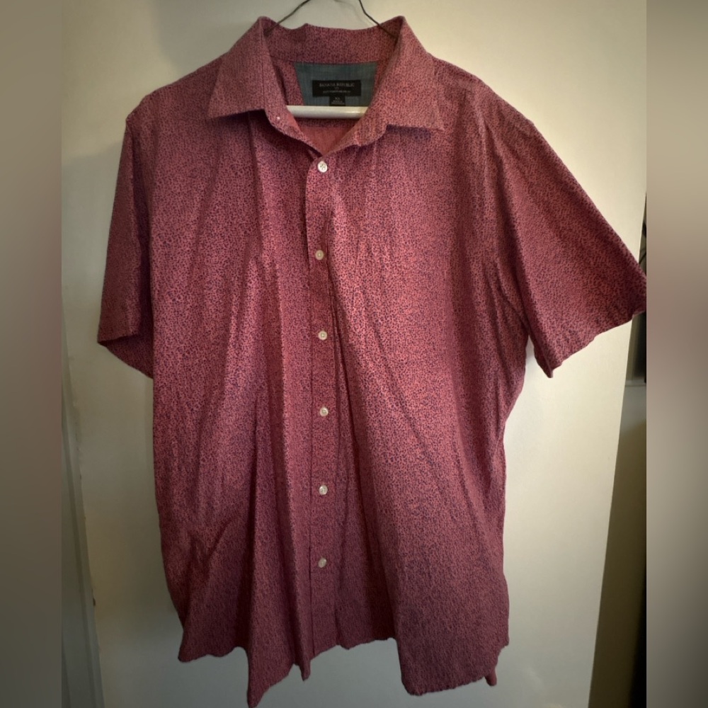 Banana Republic Men’s Soft Wash Short Sleeve Button Down Shirt XL Red Print
